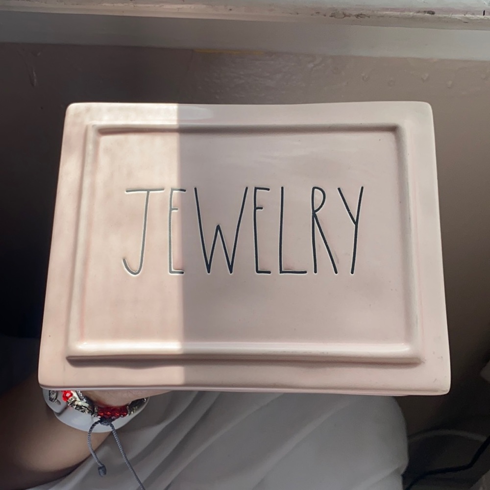 rea dunn jewelry box